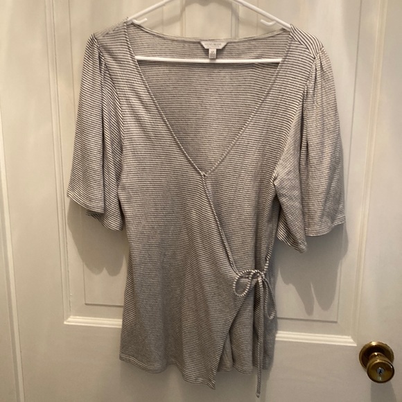LUCKY BRAND V NECK, WRAP TOP SIZE S/P - Picture 3 of 6